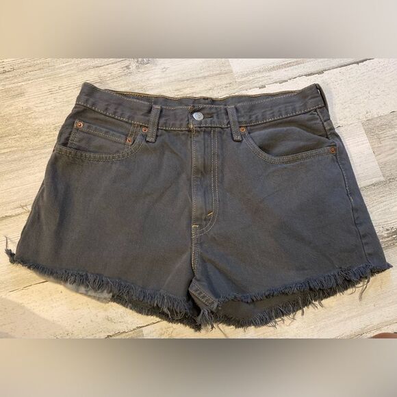 Vintage Levi’s shorts high rise Size 30 - Picture 1 of 4